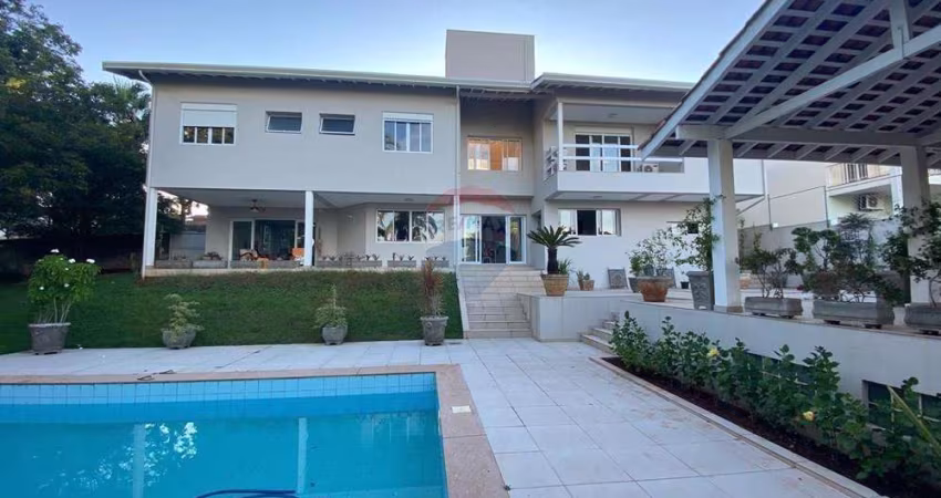 RE/MAX Vende Casa Clássica 4 Suítes em Condomínio Barão Geraldo, Campinas - R$ 3.800.000