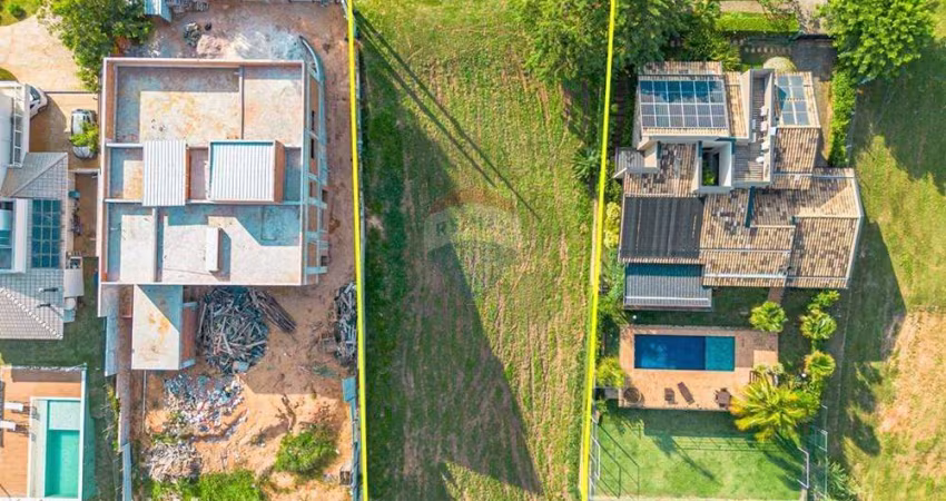 RE/MAX Vende - Terreno 810m2 com declive e Vista Permanente no Condomínio Terras de Santa Teresa - Itupeva