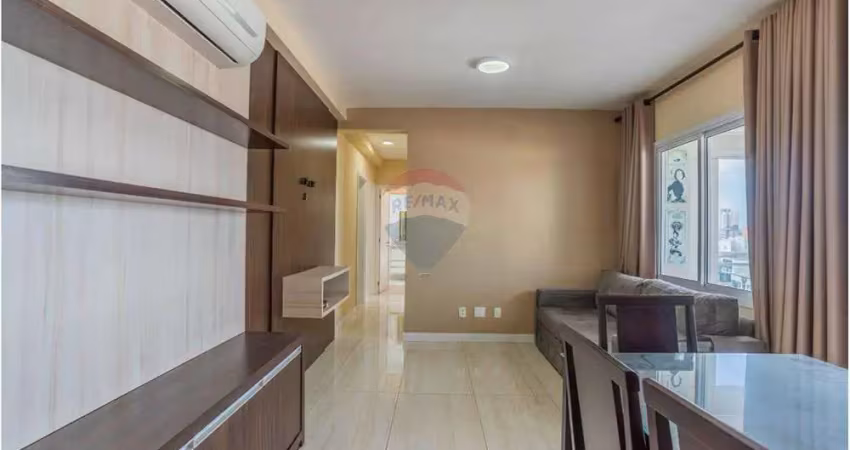 Re/max vende apartamento 91 m², 03 quartos (sendo 1 suíte), living para 2 ambientes, varanda gourmet, lavabo e 02 vagas cobertas, no taquaral.