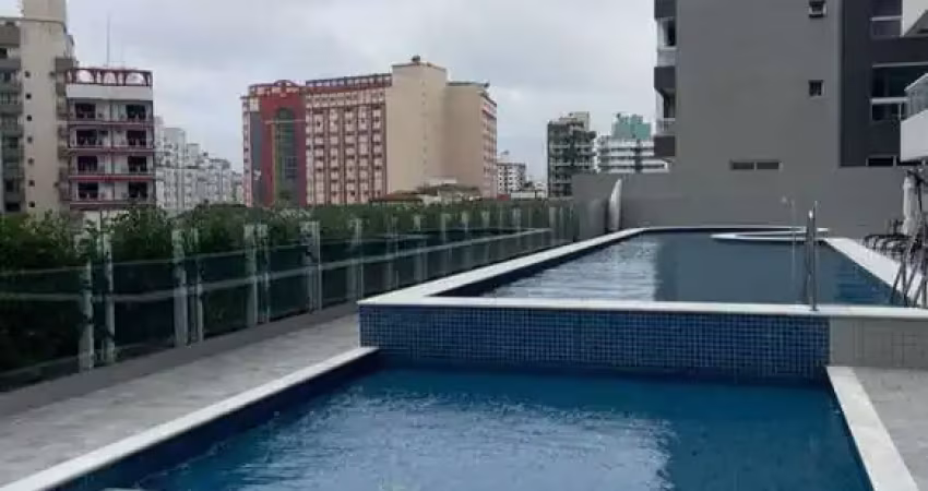 Apto 100m praia com 2 dorm sendo 1 suíte, 2 banh, 2 vagas, var. gourmet e lazer.