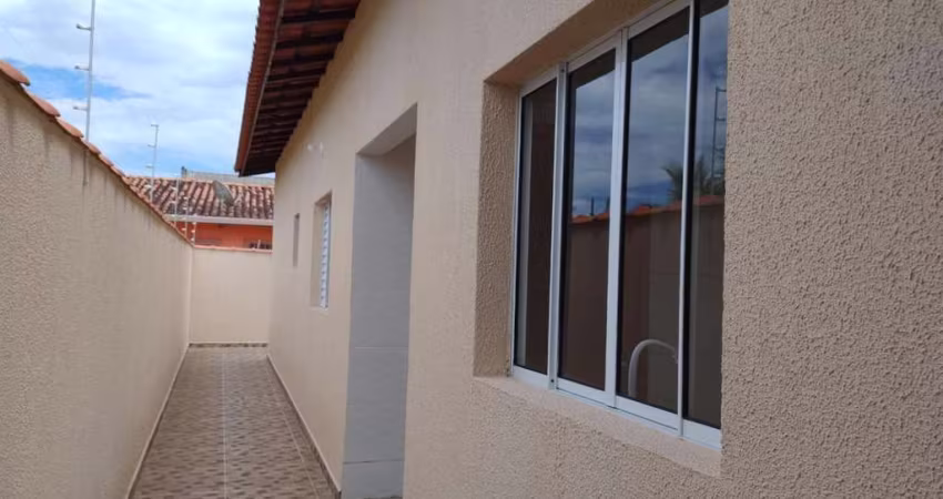 Casa para Venda em Itanhaém, Jardim Jamaica, 2 dormitórios, 1 suíte, 1 banheiro, 4 vagas