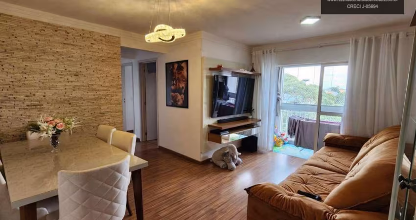 Apartamento com 3 quartos endo uma suíte com sacada e churrasqueira a carvão a venda, 72 m² por R$ 429.000 - Fazendinha - Curitiba/PR