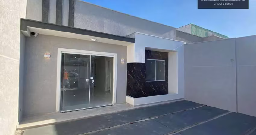 Casa a venda com três quartos em Paranaguá
