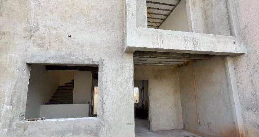 Sobrado com 3 quartos à venda, 140 m² por R$ 650.000 - Xaxim/Alto Boqueirão - Curitiba/PR