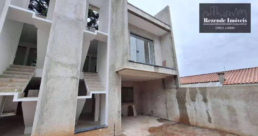 Sobrado bem localizado com 3 dorm e 1 vg