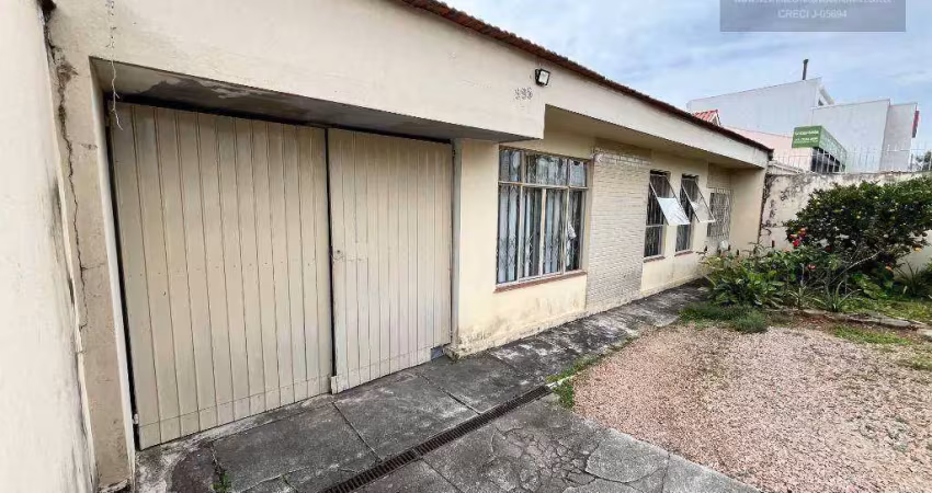 Excelente casa á 2 quadras do  terminal do capão raso, para moradia ou construçãoatenção construtores: estuda possibilidade de permuta no local de 80%