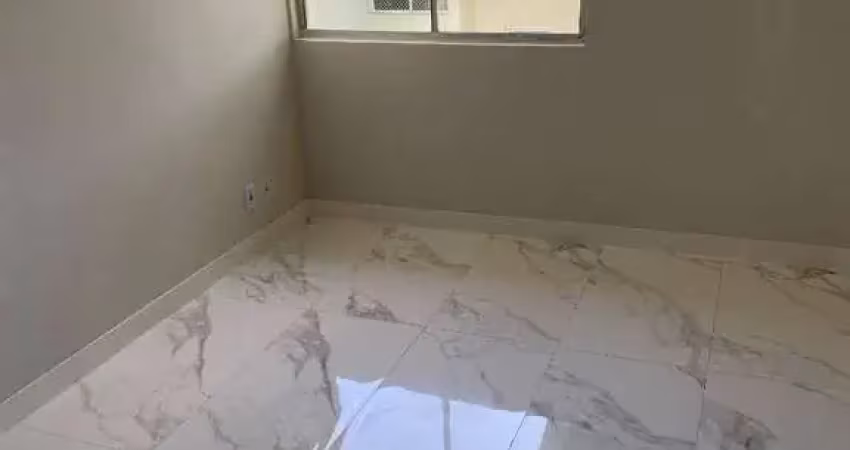 Apartamento reformado e desocupado com 2 dormitórios à venda, 47 m² por r$ 234.900 - santa cândida - curitiba/pr