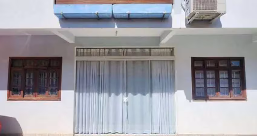 Sobrado com 3 dormitórios sendo uma suíte  à venda, 81 m² por r$ 485.000 - fazendinha - curitiba/pr