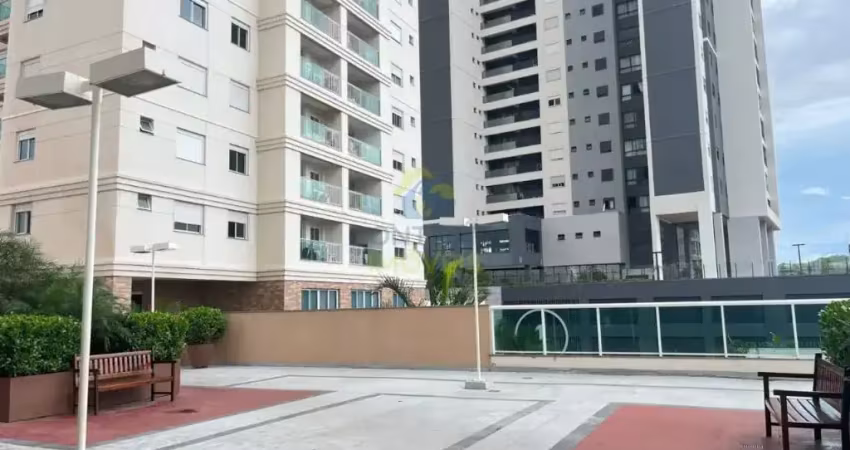 Lindo apto com 03 quartos sendo 01 suíte, móveis planejados nos quartos e cozinha.