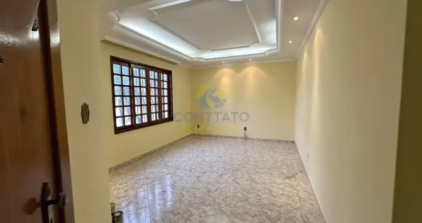 Casa ampla, jardim califórnia, 03 quartos sendo 01 suíte, piscina valor  3.500,00