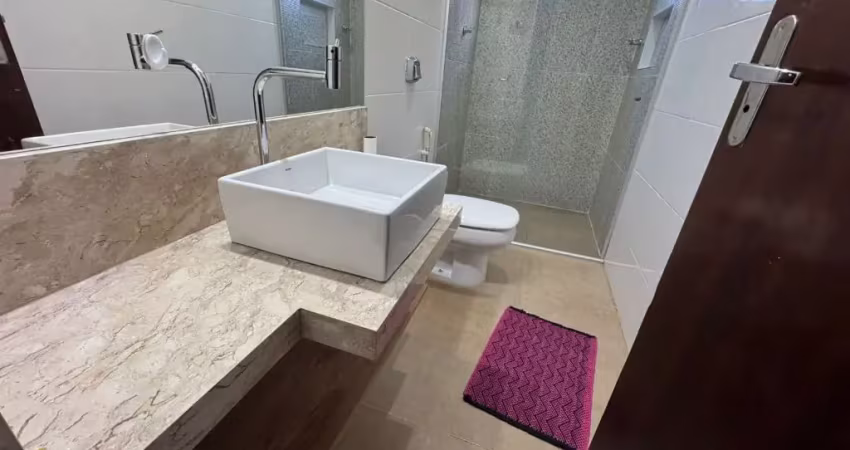 Casa ampla, com 1.000m², árvores frutíferas, 03 quartos sendo 02 suítes - valor 3.500,00