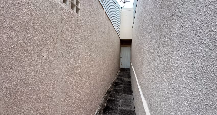 Casa térrea com garagem rio manso, 02 quartos sendo 01 suíte - valor 2.650,00