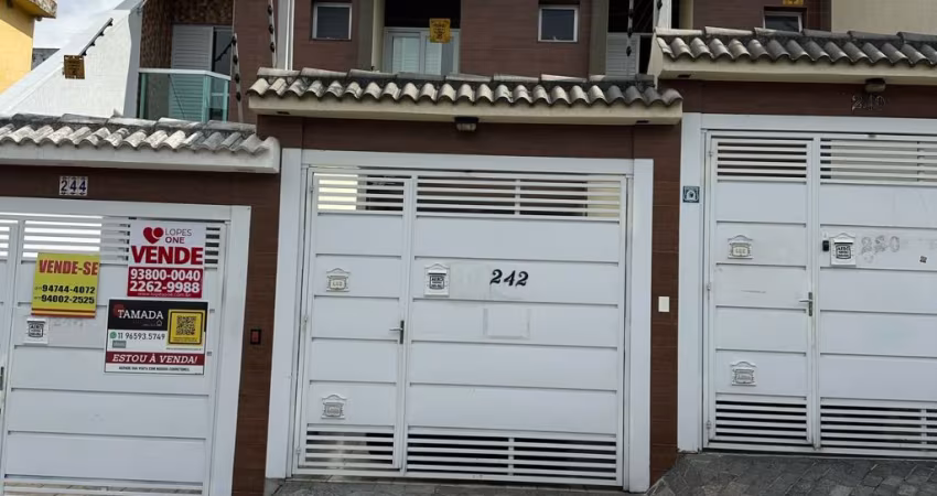CASA FRONTAL COM 3 DORMS E 2 VAGAS 1 SUÍTE