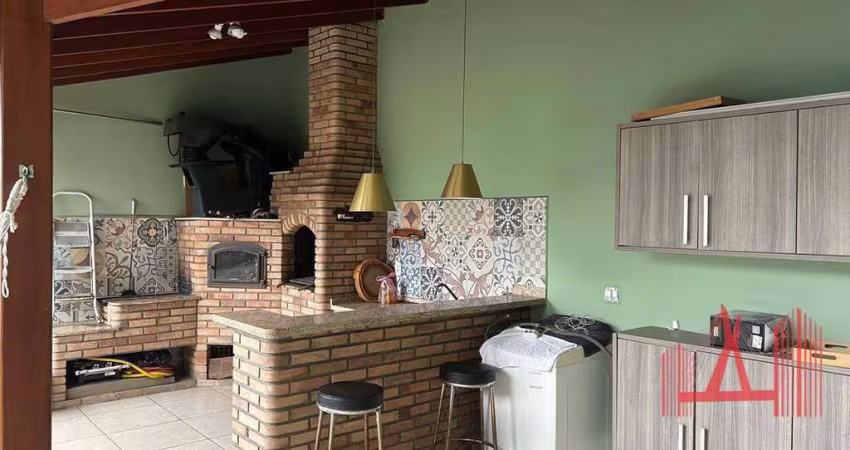 Sobrado em Condomínio para Locação com 3 dormitórios, 2 vagas de garagem, com 100 m² - Jardim São Pedro (Mogi das Cruzes)