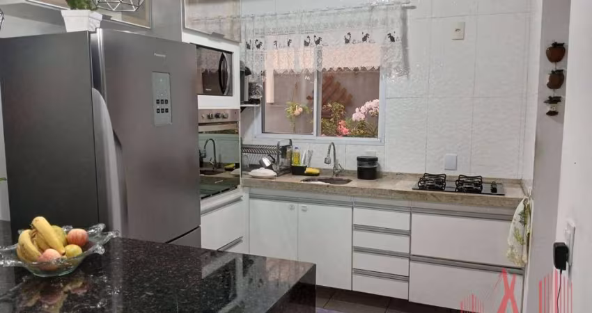 Sobrado em Condomínio à VENDA com 3 dormitórios, 2 vagas de garagem, com 100 m² - Jardim São Pedro (Mogi das Cruzes)