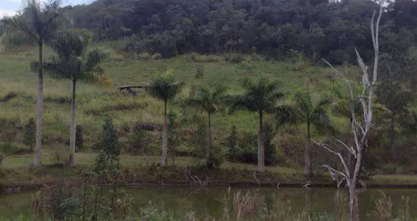 Chácara / sítio à venda na Bairro Descalvado, 139, Descalvado, Juquiá