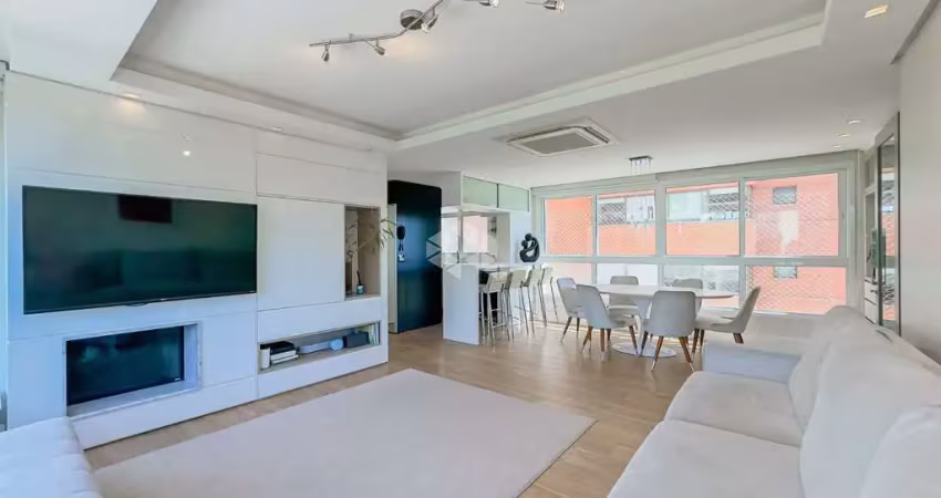 Apartamento semimobiliado 3 dormitórios com suite no bairro petropolis