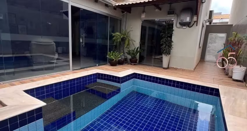Linda Casa Sobrado no Condominio Flor do Cerrado em Cuiabá-MT.