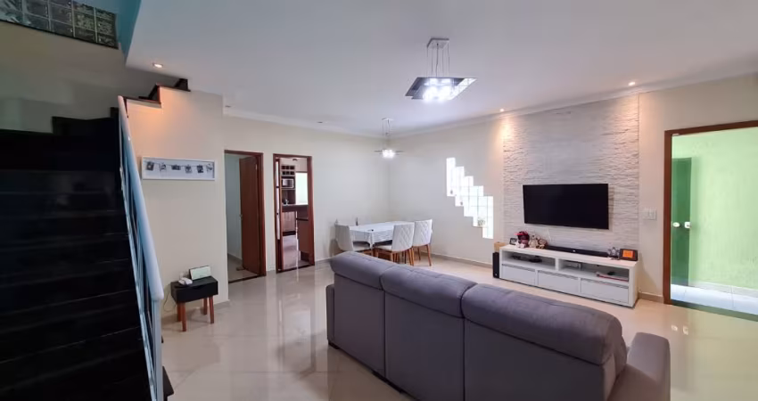 Casa à venda | 140m2 | 3 dormitórios ( 3 Suítes ) | 2 vagas  Vila augusta!
