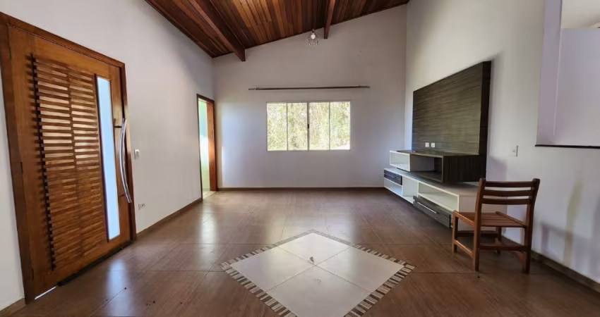 Casa á venda | 200 m² | 4 dormitórios (2 suítes)  | 6 vagas em Caraguatá - Mairiporã/SP!