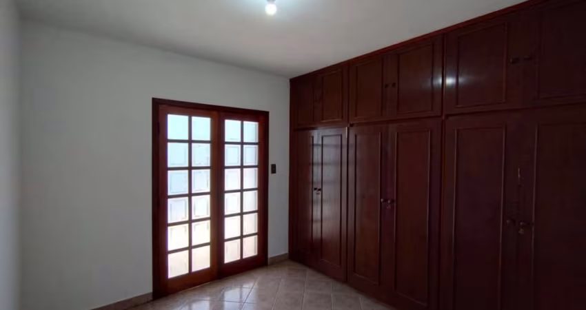 Casa com 3 dormitórios para alugar, 177 m² por R$ 3.800,00/mês - Vila Gatti - Itu/SP
