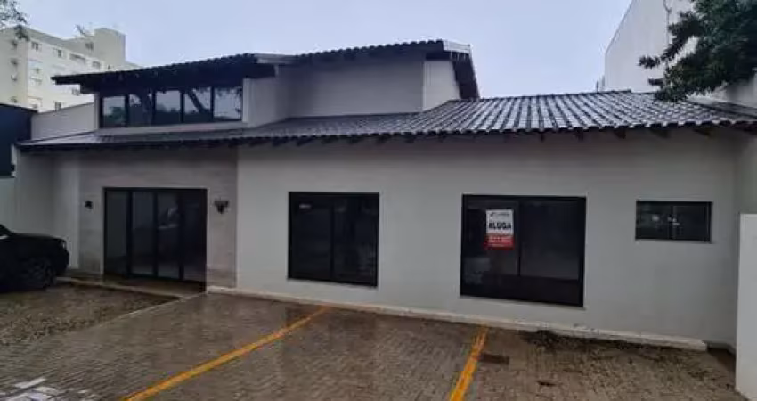 Casa à venda na Avenida Brasil, 4507, Zona I, Umuarama