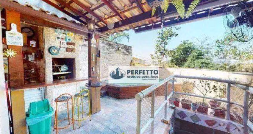 Vende - Laranjeiras - Casa Triplex Reformada com Piscina, Churrasqueira e vaga de garagem