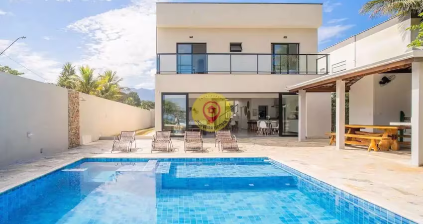 Luxuosa Propriedade à Beira-Mar com Acesso Direto à Praia