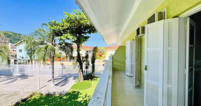 Casa à Venda em Bora-Bora, São Sebastião/SP – 80 Metros da Praia