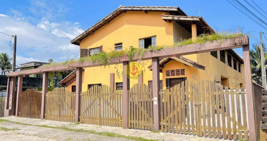 Sobrado à Venda - Oportunidade Única de Investimento na Praia