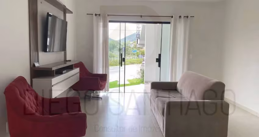 Apartamento térreo à venda em Garopaba-SC, bairro Ambrósio: 2 quartos, 1 suíte, 3 salas, 2 banheiros, 1 vaga e 97m²!