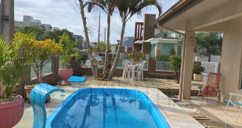 Imperdível oportunidade! Casa à venda em Garopaba-SC, Quinta dos Açores, 4 quartos, 2 suítes, 2 salas, 3 banheiros, 4 vagas de garagem, 170m².