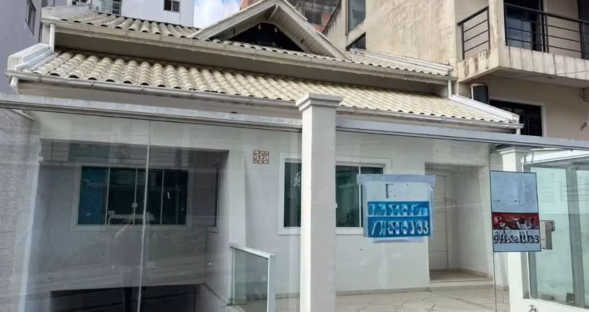 Casa com 3 quartos à venda na Rua Antônio Basil Schroeder, 17, Barreiros, São José