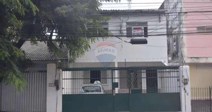 Vendo - casa  -  184 mts terreno e 368 mts  área construída - torre - r. conde de irajá - torre