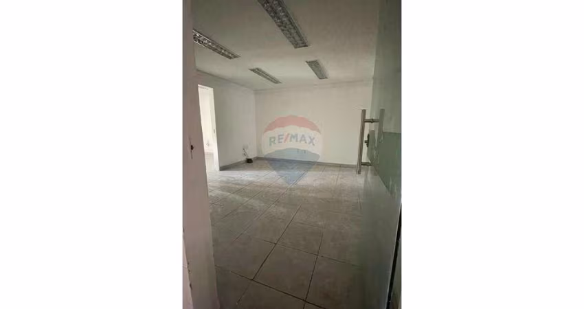 'Espaço Comercial em Casa Amarela!'
