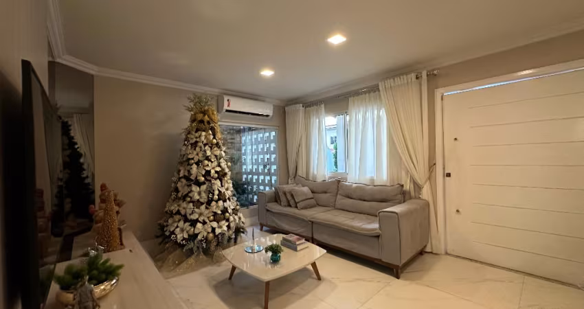 CASA DUPLEX COM 4 QUARTOS, SENDO 1 SUITE, 4 VAGAS, FINO ACABAMENTO, 960 mil