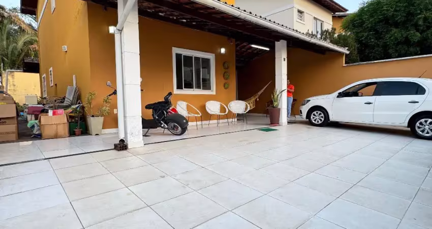 Casa duplex com 4 suites, terreno de 380m², amplo quintal