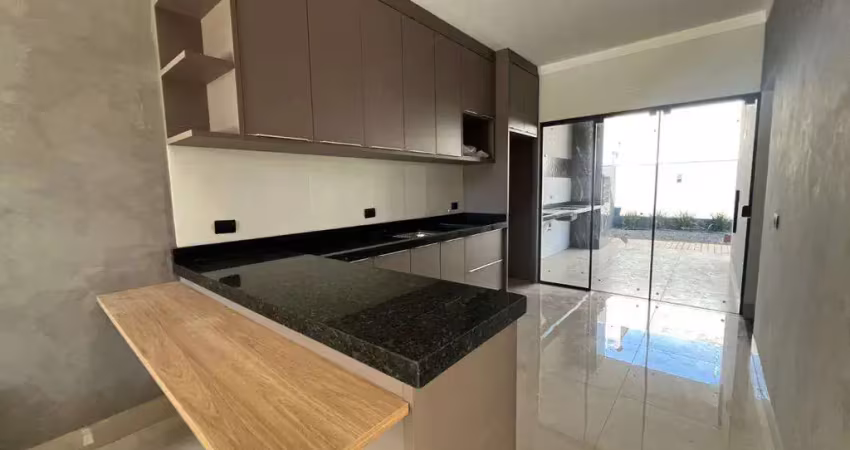 Casa à venda em marialva, semimobiliada, com 3 quartos e deck na área gourmet