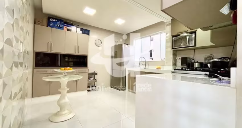 Apartamento térreo com 4 quartos (2 suítes) no morro da glória por r$535.000