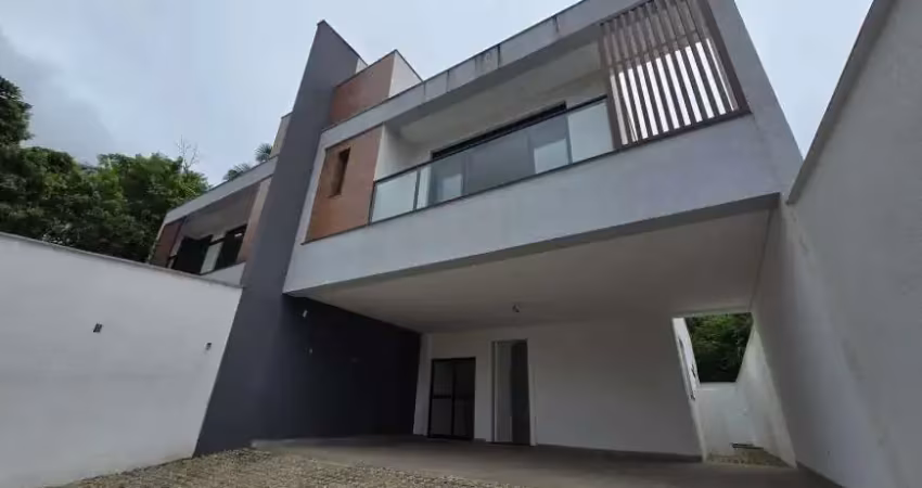 Sobrado no glória | 01 suíte + 02 dormitórios | 02 vagas de garagem | piscina | excelente localização