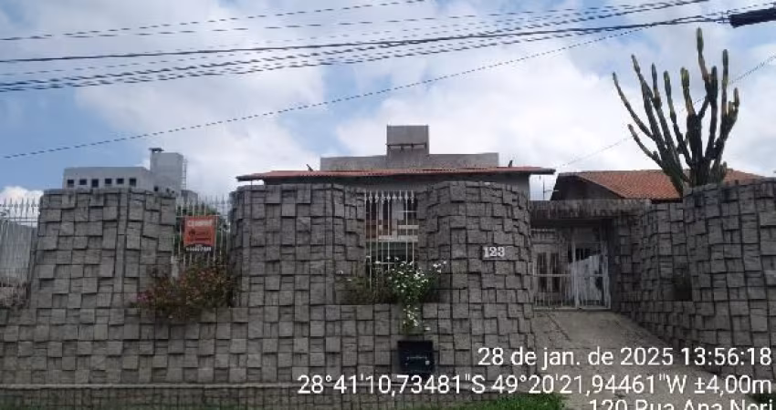 Oportunidade!! Casa 04 dormitórios, valor diferenciado. VENDA ABAIXO DO VALOR DE MERCADO!