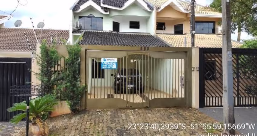 Oportunidade!! Sobrado 03 dormitórios, valor diferenciado. VENDA ABAIXO DO VALOR DE  MERCADO!