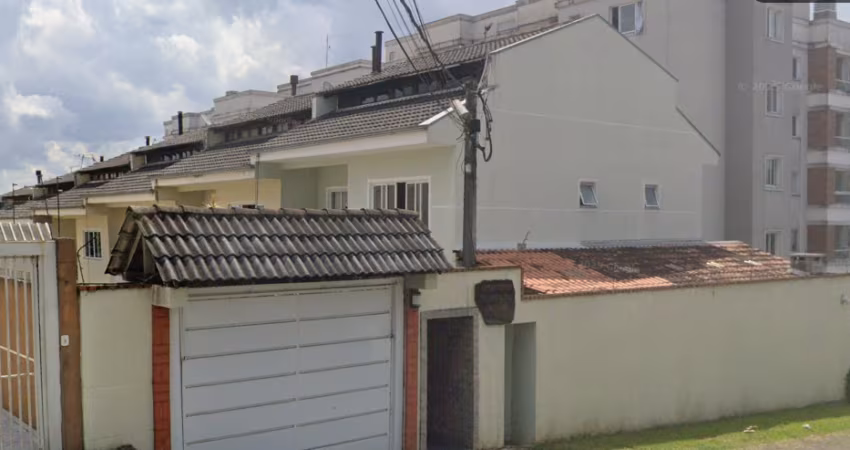 Oportunidade!! Sobrado 03 dormitórios, valor diferenciado. VENDA ABAIXO DO VALOR DE MERCADO!