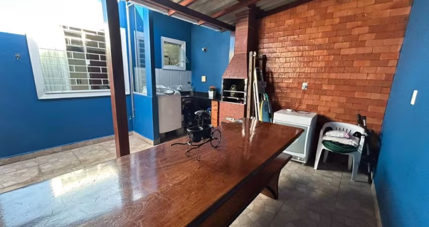 Casa com 2 quartos churrasqueira em São José- SC