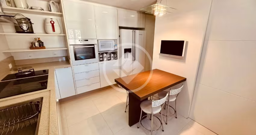 Cobertura duplex com 3 dormitórios 1 suíte No Centro Florianópolis SC