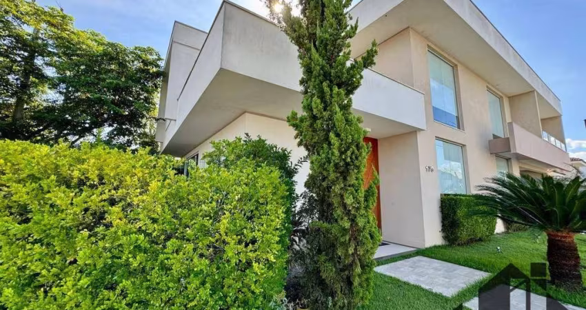 Casa com 3 dormitórios à venda, 266 m² por R$ 1.500.000,00 - Campos do Conde Chambord - Tremembé/SP