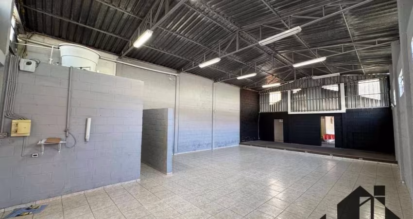 Galpão para alugar, 276 m² por R$ 2.500,00/mês - Jardim Gurilândia - Taubaté/SP