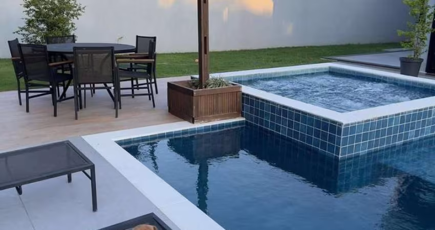 Casa condomínio à venda, 3 quartos, 3 suítes, 4 vagas, Condomínio Portal dos Bandeirantes - Salto/SP