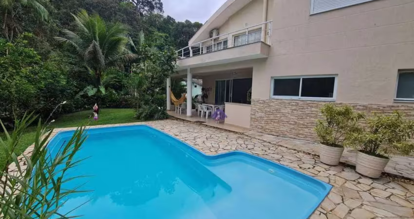 Casa de praia no residencial Guaratuba II em Bertioga