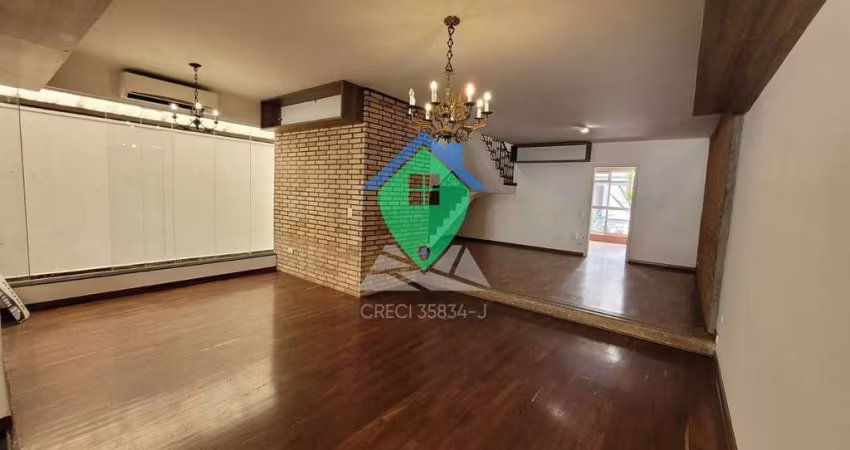 Sobrado Residencial 300 m²,  para locação por R$ 13.275,40/mês e à venda por R$ 2.700.000,00 no cor